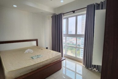 phong-ngu-thu-3-co-cua-so-rong-rai