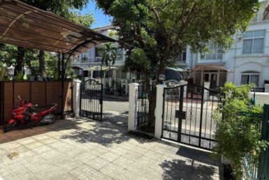 san-truoc-nha-biet-thu-ban