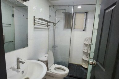 tiolet-trong-can-ho-ban