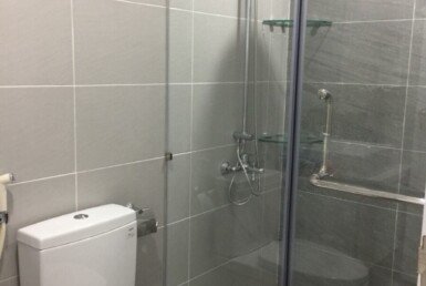 toilet-day-du-thiet-bi