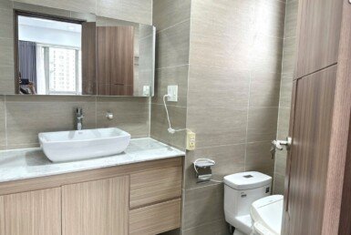 toilet-day-du-thiet-bi