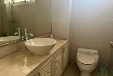 toilet-day-du-thiet-bi