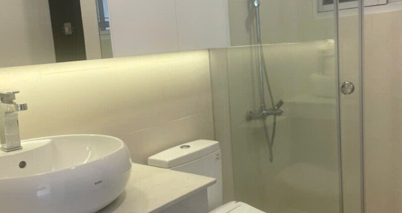 toilet trong can ho cho thue 810x430 - Giá cho thuê căn hộ 3pn block H chung cư Happy Valley Quận 7 T5/2025
