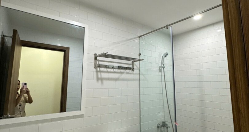 tollet can ho ban 810x430 - Bán căn hộ chung cư Scenic Valley 2 diện tích 100m2, 03pn, giá 7.8 tỷ, đầy đủ nội thất , xem nhà dễ.