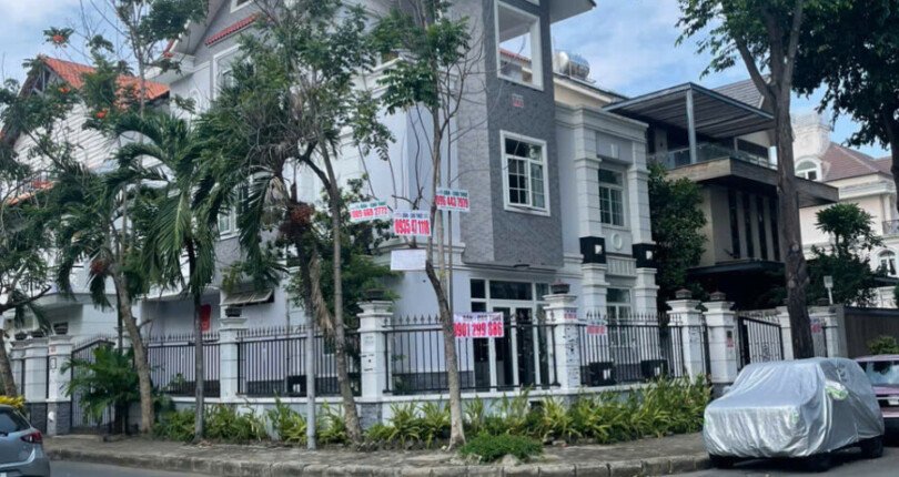 vi tri biet thu goc hai mat tien duong 810x430 - Giá mua bán nhà Biệt thự nguyên căn mặt đường Phạm Thái Bường Phú Mỹ Hưng Quận 7 T5/2025