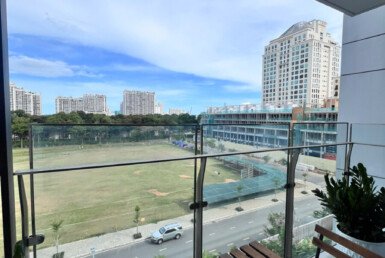 view-ban-cong-phong-khach-can-ho-ban