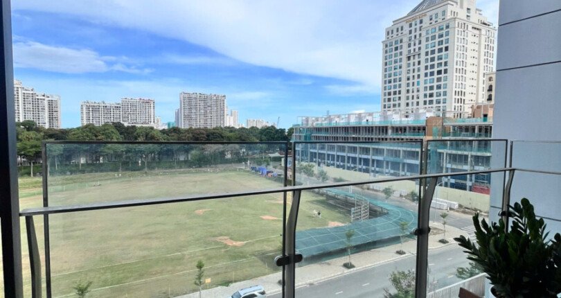 view ban cong phong khach can ho ban 810x430 - Giá mua bán căn hộ 2pn block B chung cư Cardinal Court Quận 7 T5/2025