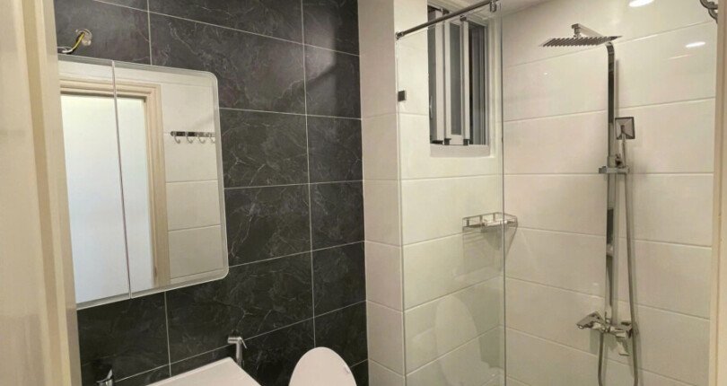 wc can ho ban 2 810x430 - Bán căn hộ chung cư Scenic Valley 1, 70m2, giá 6.4 tỷ, nội thất đầy đủ, nhà đang có hợp đồng thuê cao.