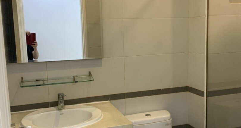 wc can ho ban 4 810x430 - Bán căn hộ 02pn, chung cư Scenic Valley 1, giá 6.2 tỷ, nội thất căn hộ đầy đủ, view Đông Nam , thoáng.