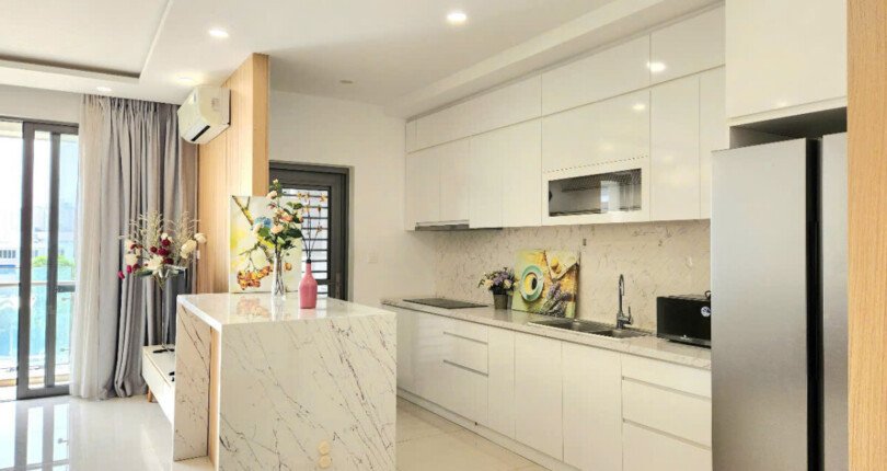 z6596179829804 18d696cca42d90c355d4a16758106405 810x430 - Cho thuê Riverpark Premier Block B Tầng 4 dt 123m 3 phòng giá 2300usd