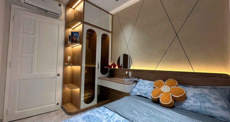 z6633316523015 66d9e60b72b1c9aca0dac58e87fac765 810x430 - Bán căn hộ đẹp tại Sky Garden 2. Căn góc 89m2 Nhà thiết kế 3 Phòng-2wc- Nội thất mới 100%. Giá bán 6.250 TỶ