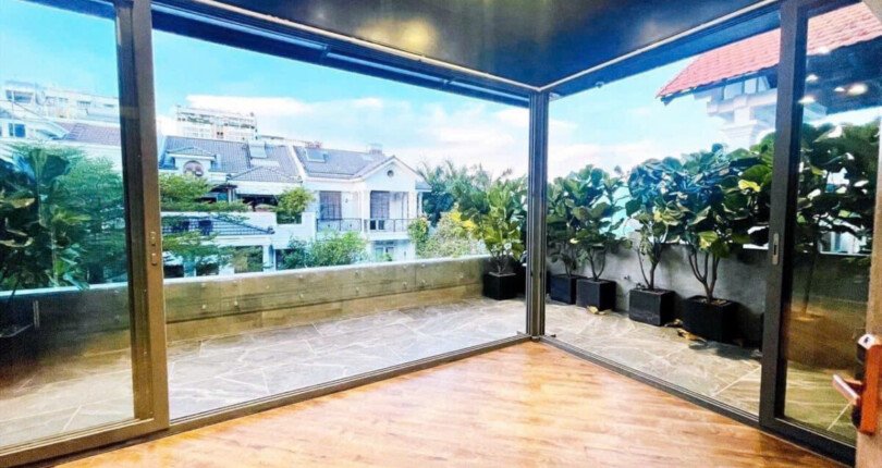 ban cong san thuong thoang mat rong rai 810x430 - Giá mua bán nhà Biệt thự nguyên căn số 68 Nội khu Nam Thông 2 Quận 7 T6/2025