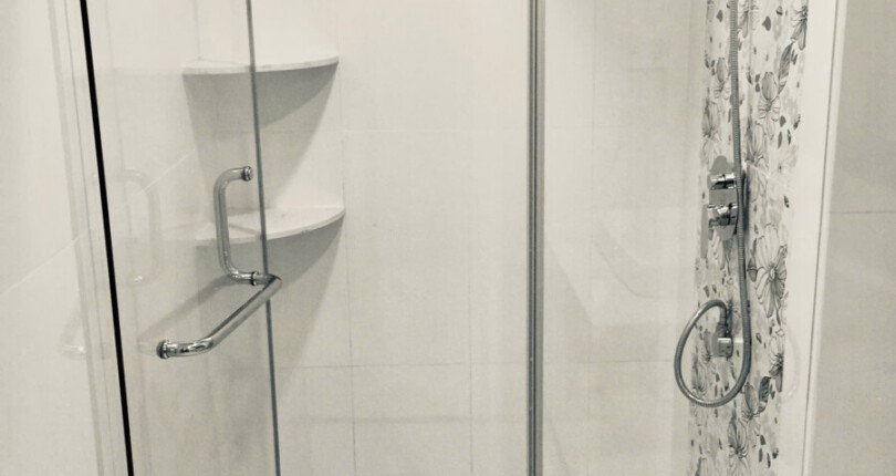 ca ho co 2 toilet hoan thien nhu hinh 810x430 - Giá mua bán căn hộ 2pn block D chung cư Scenic Valley 1 Quận 7 T6/2025