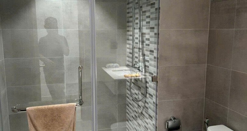 can ho cho thue co 2 toilet hoan thien nhu hinh 810x430 - Giá cho thuê căn hộ 3pn tháp A chung cư The Horizon Quận 7 T6/2025