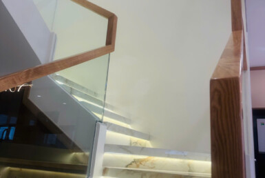 cau thang len lau 1 1 385x258 - Giá mua bán căn hộ Duplex 3pn chung cư Dragon Hill 1 T6/2025