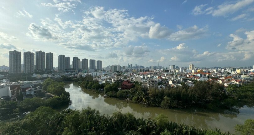 cho thue can ho sky garden 3 21 810x430 - Cho thuê căn hộ Sky Garden 3. DT 80m2 Nhà đẹp- Lầu cao- View Landmark 81- 3 Phòng-2wc Giá 20 Triệu/Tháng