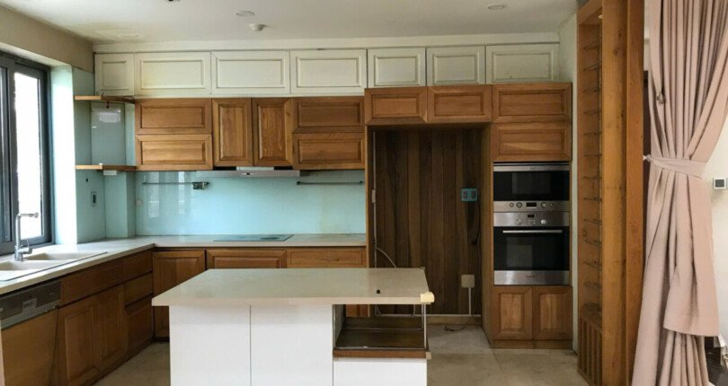 hinh anh bep trong nha biet thu ban 810x430 - Giá mua bán nhà Biệt thự nguyên căn số 35 Đường số 19 Khu Nam Đô Quận 7 T6/2025