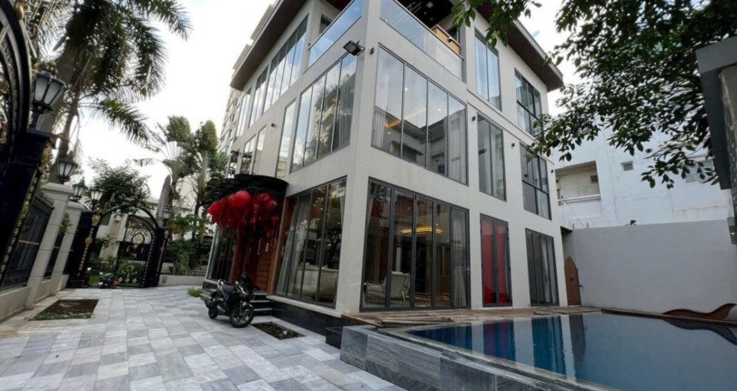 hinh anh mua ban nha biet thu co ho boi noi khu my hoang phu my hung quan 7 t6 2025 810x430 - Giá mua bán nhà Biệt thự nguyên căn góc nội khu Mỹ Hoàng Phú Mỹ Hưng có hồ bơi T6/2025