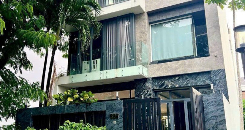 hinh anh mua ban nha biet thu nguyen can noi khu nam thong 2 quan 7 t6 2025 810x430 - Giá mua bán nhà Biệt thự nguyên căn số 68 Nội khu Nam Thông 2 Quận 7 T6/2025