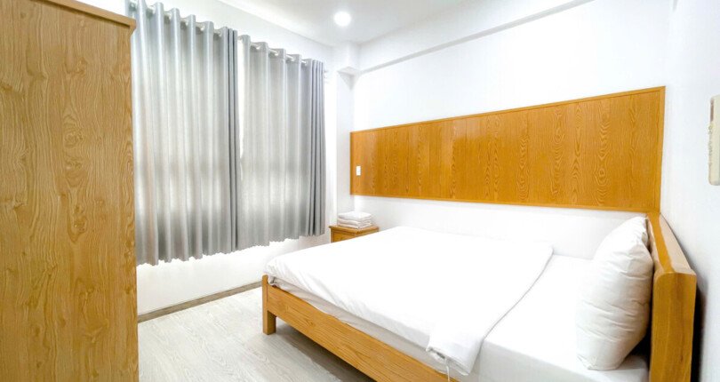 hinh anh phong ngu can ho can ban 1 810x430 - Bán căn hộ 77m2, chung cư Scenic Valley 2, tầng sân vườn giá 6.1 tỷ, nhà đang có hợp đồng thuê.