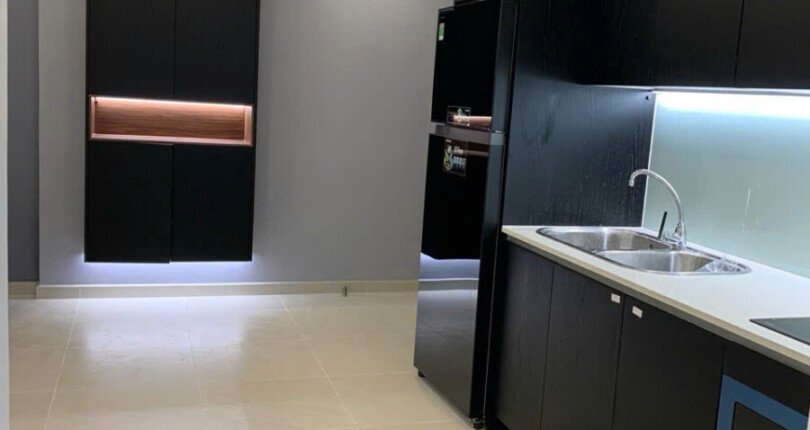 khong gian bep rong rai 12 810x430 - Giá mua bán căn hộ 2pn tháp B chung cư Hưng Phúc Premier Quận 7 T6/2025