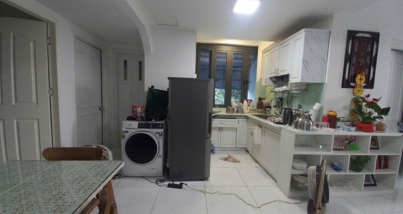 khong gian bep rong rai 2 810x430 - Giá mua bán căn hộ 3pn chung cư Mỹ Phước Quận 7 T6/2025
