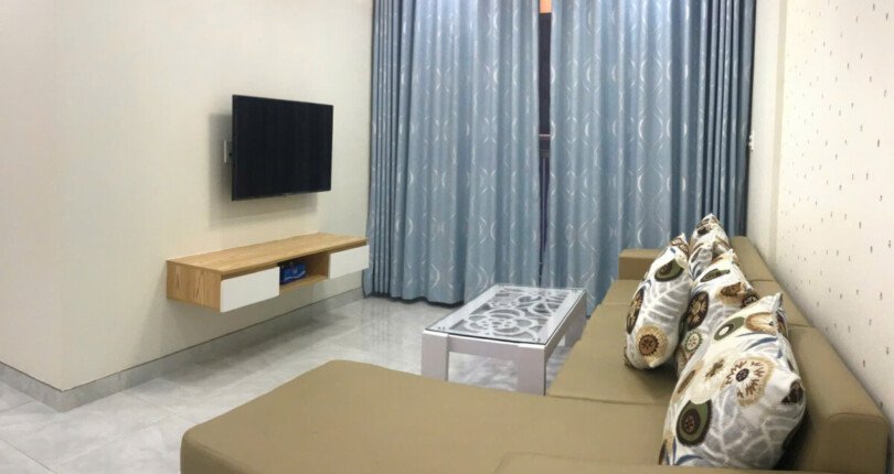 phong khach can ho ban 14 810x430 - Bán căn hộ chung cư Scenic Valley, 89m2, giá 6.9 tỷ, view hồ bơi, nội thất căn hộ đầy đủ, xem nhà dễ.