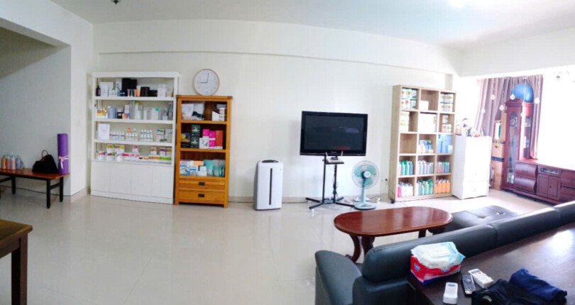 phong khach can ho ban 20 810x430 - Giá mua bán căn hộ 3pn tháp B chung cư Mỹ Khánh 1 Quận 7 T6/2025