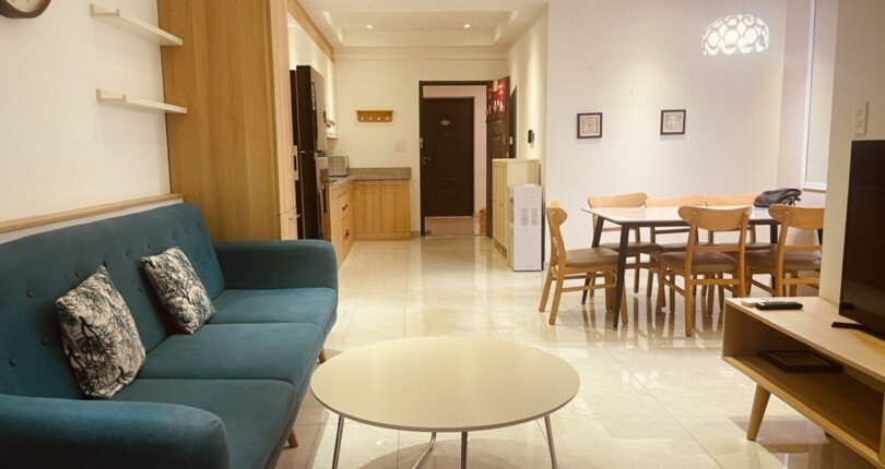 phong khach can ho cho thue 4 810x430 - Cần cho thuê gấp căn hộ chung cư Scenic Valley 1, 70m2, 02pn, giá 18tr/tháng, đầy đủ nội thất.