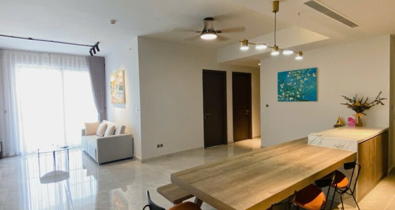 phong khach can ho cho thue 7 810x430 - Giá cho thuê căn hộ 3pn tháp C chung cư The Peak Phú Mỹ Hưng T6/2025