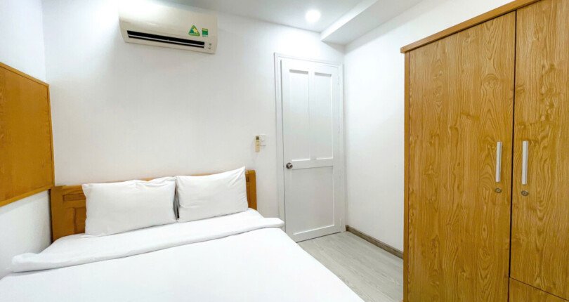 phong ngu can ho ban 15 810x430 - Bán căn hộ 77m2, chung cư Scenic Valley 2, tầng sân vườn giá 6.1 tỷ, nhà đang có hợp đồng thuê.