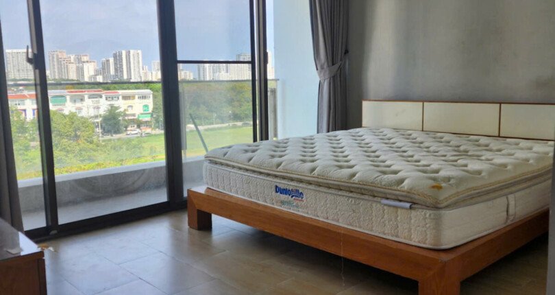 phong ngu can ho ban 8 810x430 - Bán căn hộ The Panaroma, diện tích 128m2, 03pn, giá 12,8 tỷ, nhà đang trống, xem nhà dễ.