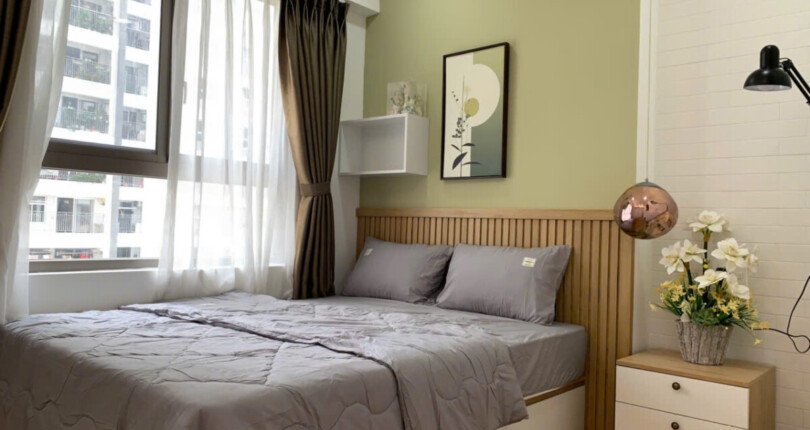 phong ngu can ho can ban 4 810x430 - Cần bán căn hộ chung cư Saigon South, 76m2, 02pn, giá 5.690 tỷ, view hồ bơi, nhà đẹp.