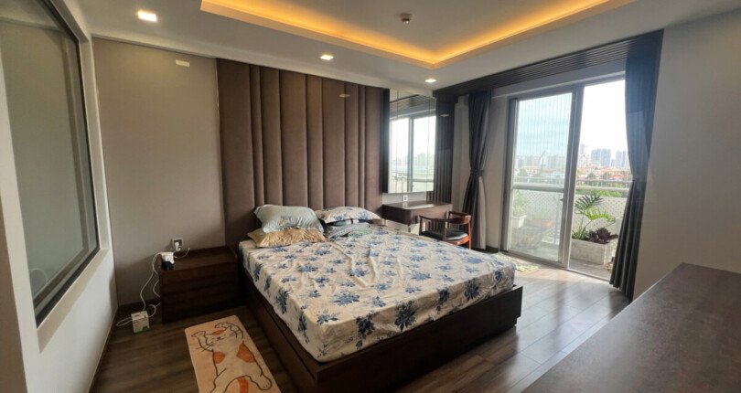 phong ngu chinh can ho can cho thue 810x430 - Cho thuê căn hộ chung cư Scenic Valley 1, 133m, 03pn, giá 40tr/tháng, nhà đẹp, nội thất cao cấp.