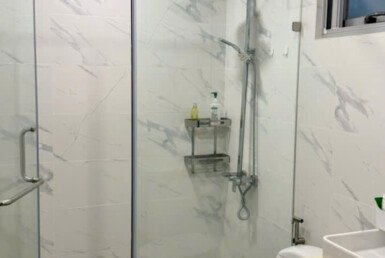 toilet-day-du-thiet-bi