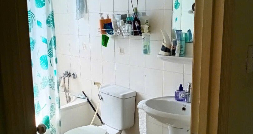 toilet trong can ho ban 810x430 - Giá mua bán căn hộ 3pn tháp B chung cư Mỹ Khánh 1 Quận 7 T6/2025