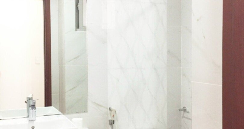 tollet can ho can ban 2 810x430 - Chốt nhanh trong tháng căn hộ 107m2 chung cư Scenic Valley, 03pn, giá 8.350 tỷ + 01 ô đậu xe ô tô.