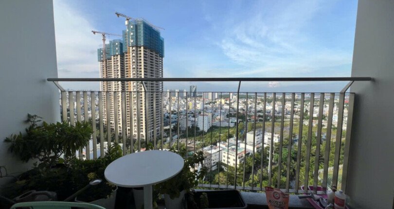 view ban cong can ho ban 1 810x430 - Duy nhất căn góc 08 tháp A cần bán tại The Peak m8a giá 11,8 tỷ