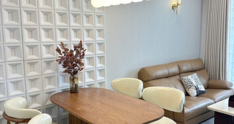 ban can 4 ghe sang trong 810x430 - Bán gấp căn hộ Hưng Phúc 3pn căn góc view biệt thự, lầu cao, nhà đẹp, giá 8,5 tỷ