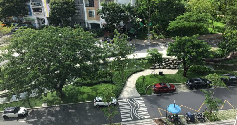 ban can ho graden court 2 14 1 810x430 - Bán gấp căn hộ Garden Court 2. DT 100m2 Nhà rất thoáng- View kênh đào- Nội thất như hình- Giá tốt 9.6 Tỷ