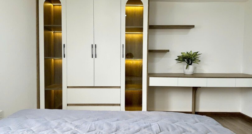 ban can ho hung vuong 1 15 810x430 - Cần bán siêu phẩm Sky Garden 1. Căn hộ Duplex. Mới decor Nội thất như hình- 2 Phòng-2wc- Giá bán 4.690 Tỷ