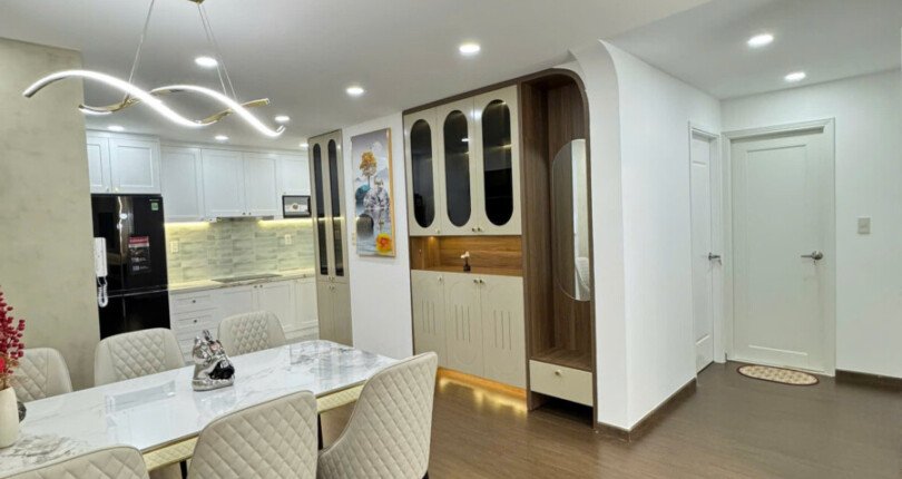 ban can ho sky garden 3 8 21 810x430 - Bán căn hộ đẹp tại Sky Garden 3. Căn góc 80m2 lầu cao- Mới decor nội thất- 3 Phòng-2wc- Giá bán 6.490 Tỷ