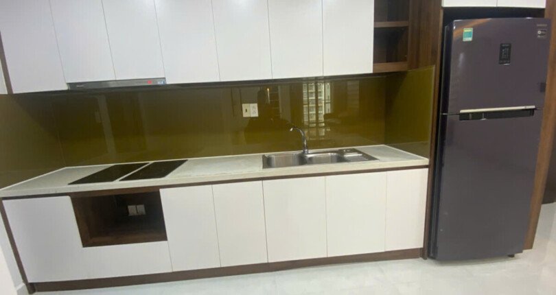 bep can ho ban 34 810x430 - Bán căn hộ 89m2, chung cư Scenic Valley 1, giá 7.5 tỷ, nhà đẹp, đang có hợp đồng thuê cao.