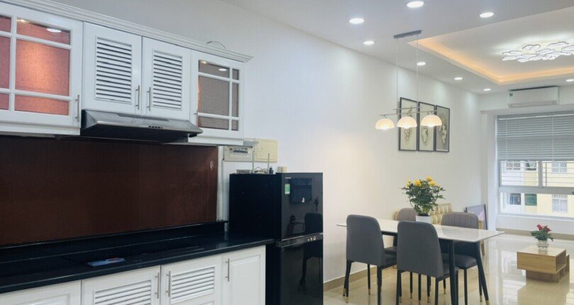 bep can ho can cho thue gap 3 810x430 - Bán căn hộ chung cư Sky Garden 2, 71m2, 02pn, giá 4.5 tỷ , nhà mới , nội thất căn hộ đầy đủ.