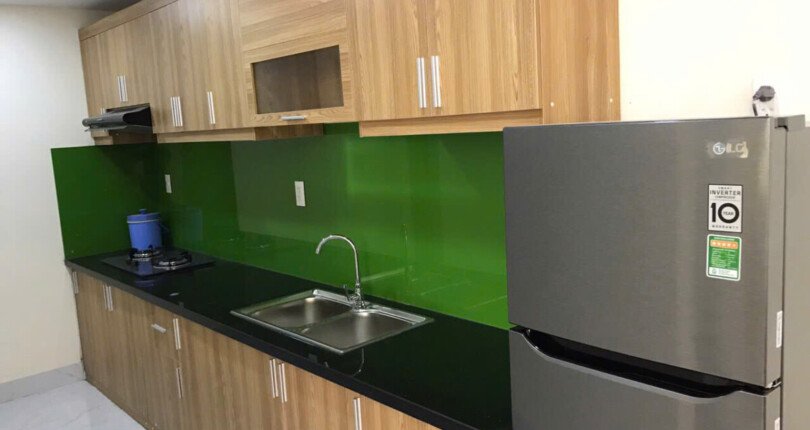 bep can ho cho thue 8 810x430 - Cho thuê căn hộ chung cư Hưng Phúc, 78m2, giá 18tr/tháng, nhà đầy đủ nội thất ,xem nhà dễ.