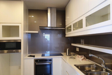 bep trong can ho ban 4 385x258 - Giá mua bán căn hộ 3pn Tháp H chung cư Star Hill T8/2025