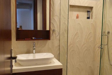 can-ho-ban-co-2-toilet-day-du-thiet-bi