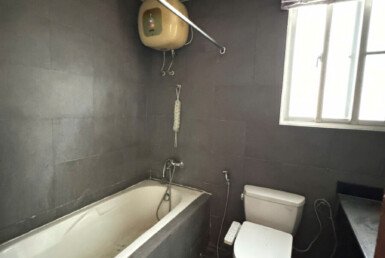 can-ho-co-3-toilet-day-du-thiet-bi