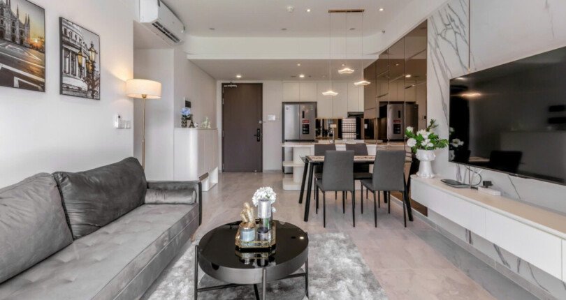 gen h z6825604433257 36d8ae3f6480d18c92600c4a6bdba527 810x430 - Cho thuê Cadinal Court Block A Tầng 3 DT 76m 2 phòng giá 31,5 triệu