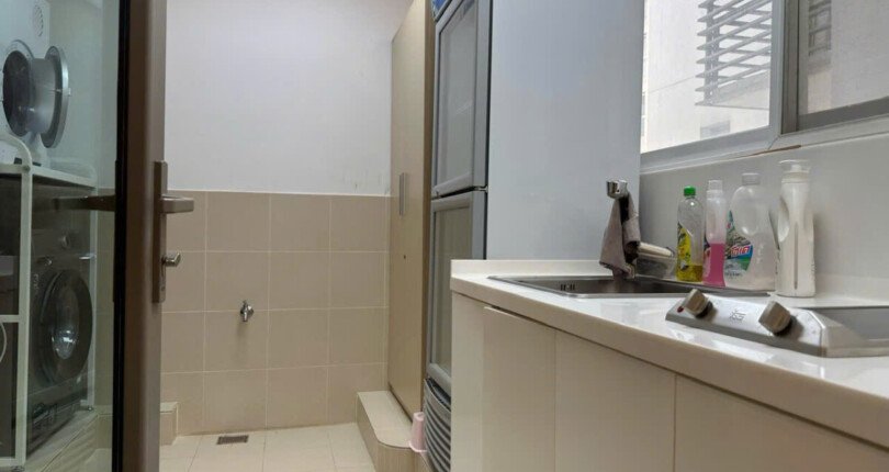 gen h z6835626023346 d2dbb6505fb0151395918aeb6903ca46 810x430 - Bán Rivera Point Block T3 Tầng 31 dt 188m 3 phòng giá 13 tỷ 700